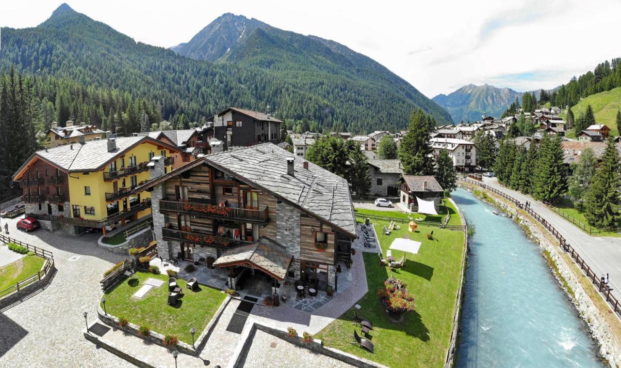 Hotel Bellevue Champoluc Esterno foto