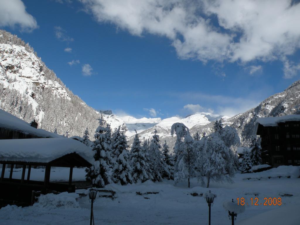 Hotel Bellevue Champoluc Esterno foto