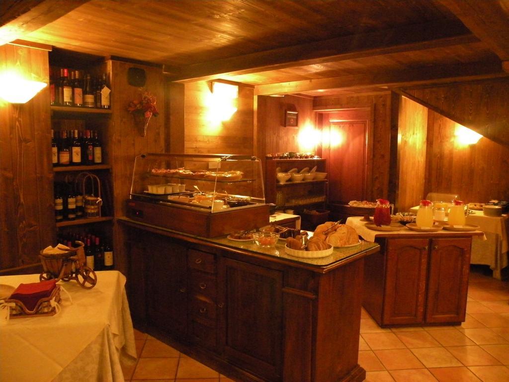Hotel Bellevue Champoluc Esterno foto