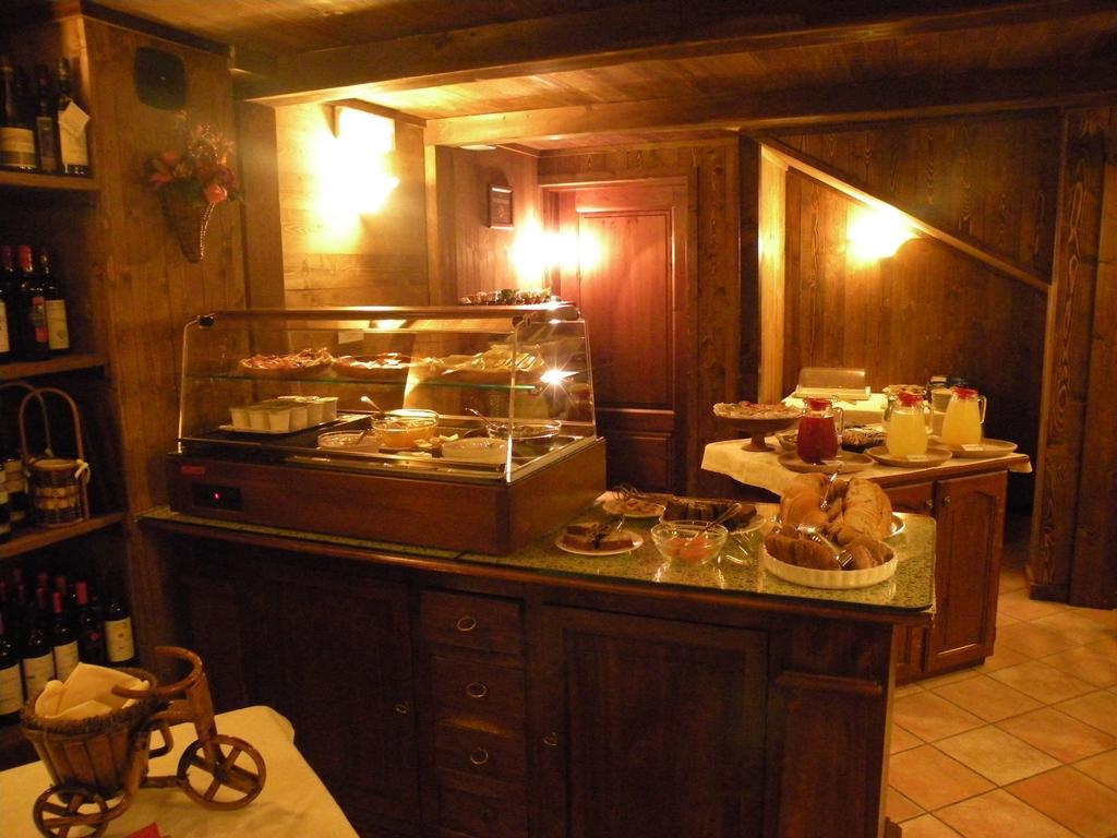 Hotel Bellevue Champoluc Esterno foto