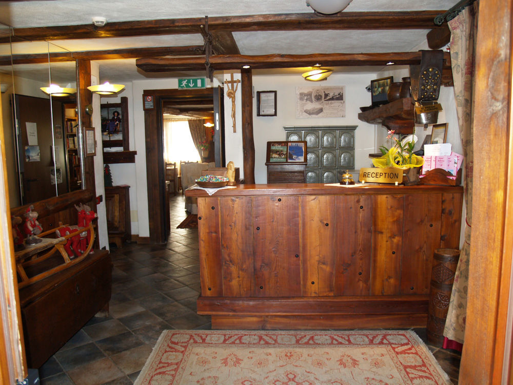 Hotel Bellevue Champoluc Esterno foto