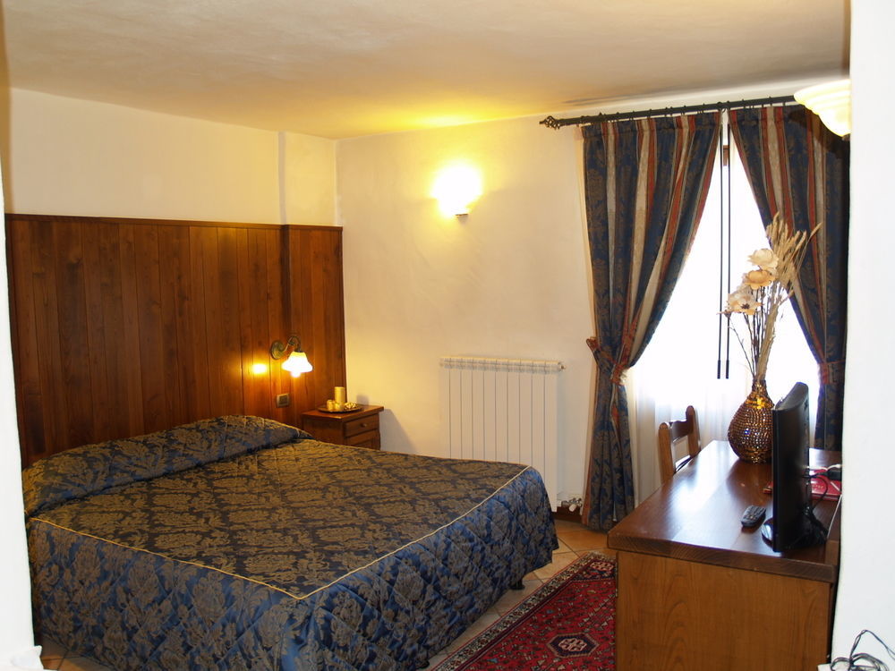 Hotel Bellevue Champoluc Esterno foto