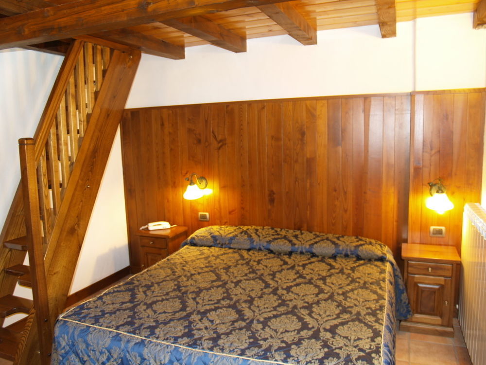 Hotel Bellevue Champoluc Esterno foto