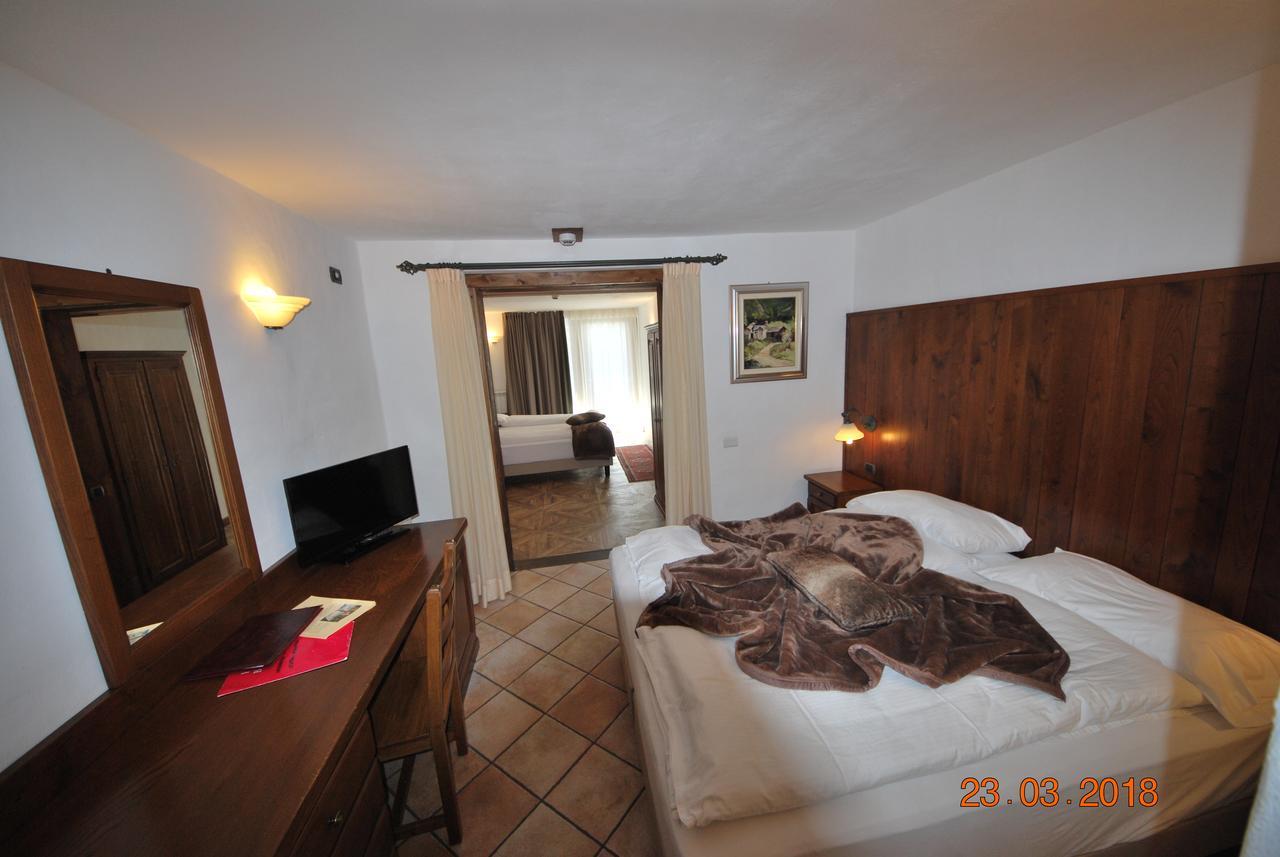 Hotel Bellevue Champoluc Esterno foto
