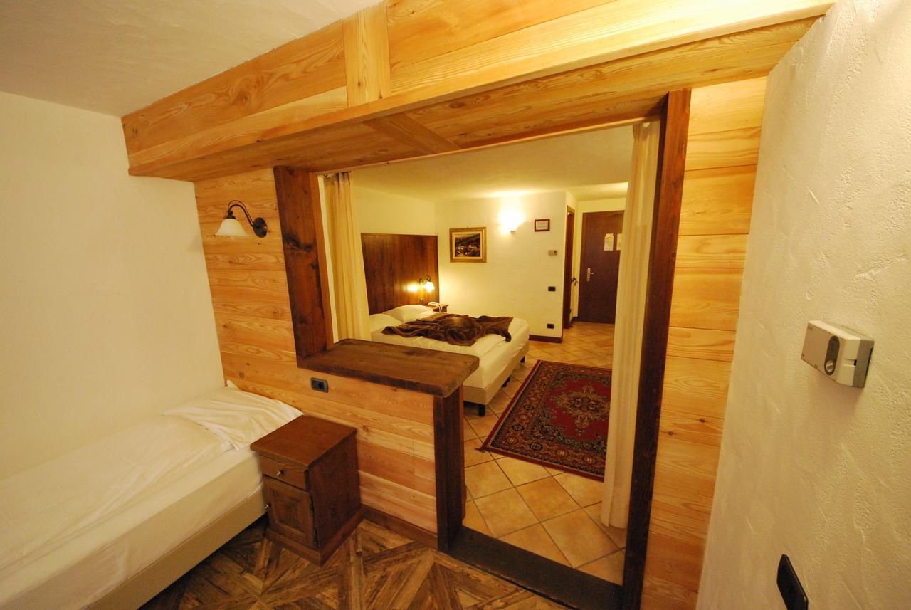Hotel Bellevue Champoluc Esterno foto