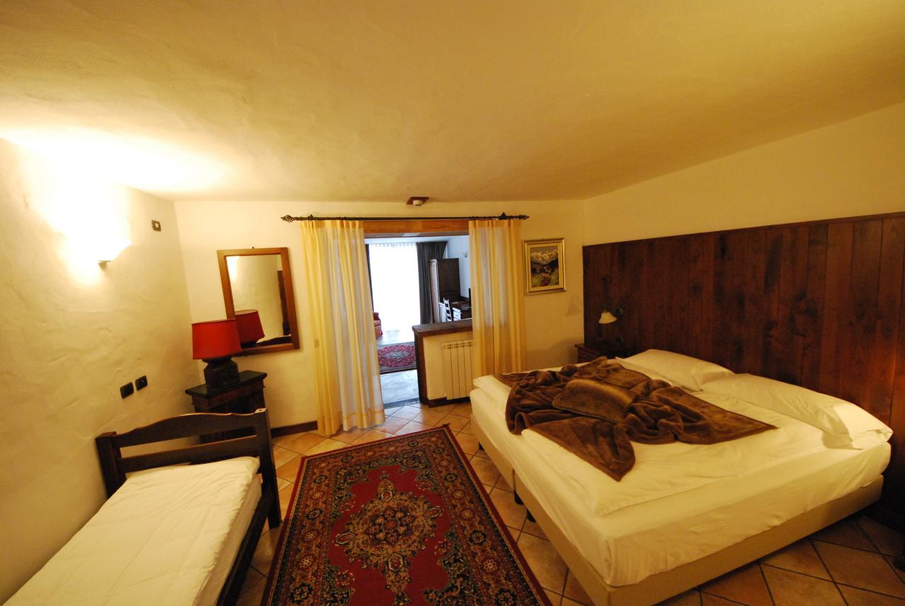 Hotel Bellevue Champoluc Esterno foto