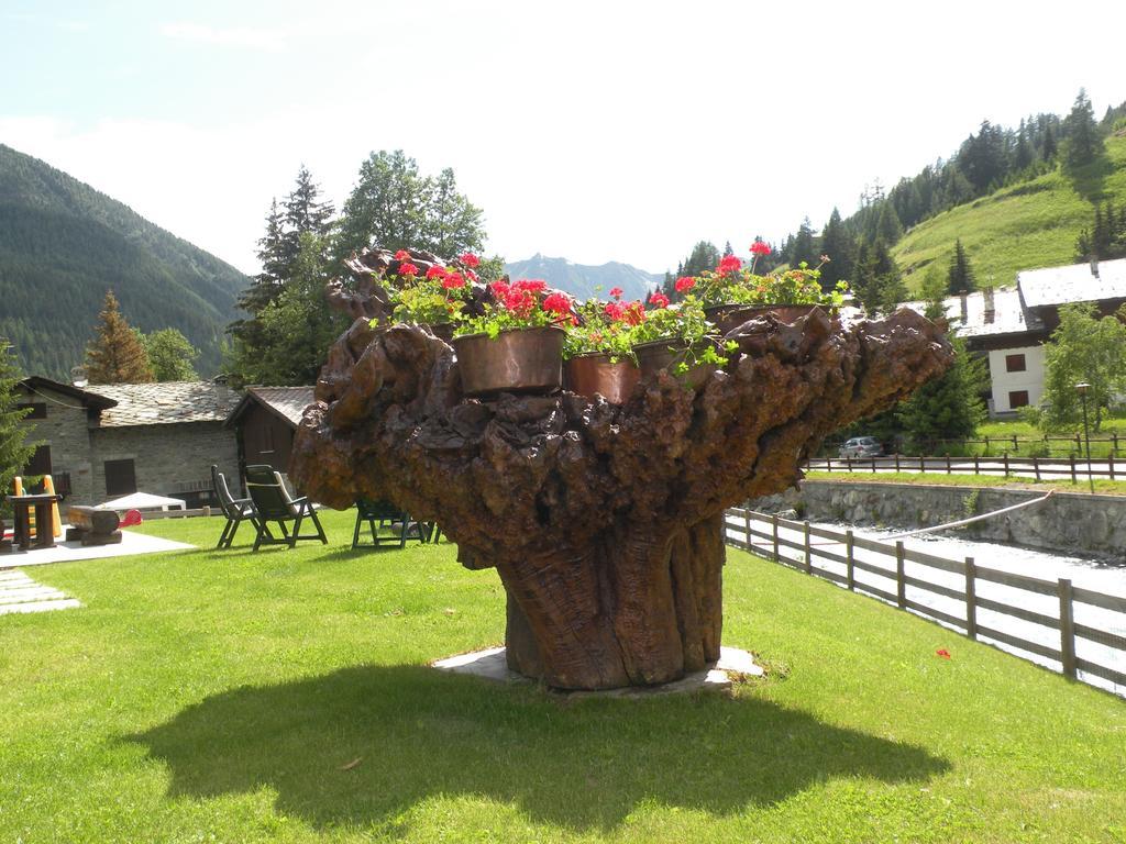 Hotel Bellevue Champoluc Esterno foto