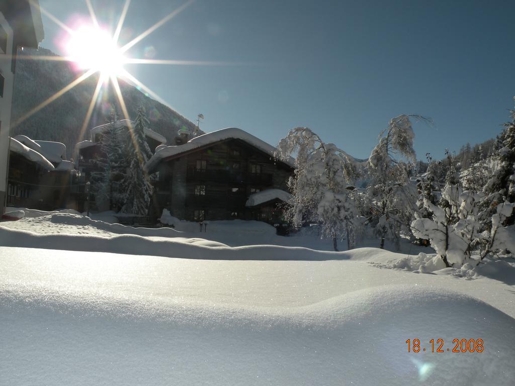 Hotel Bellevue Champoluc Esterno foto