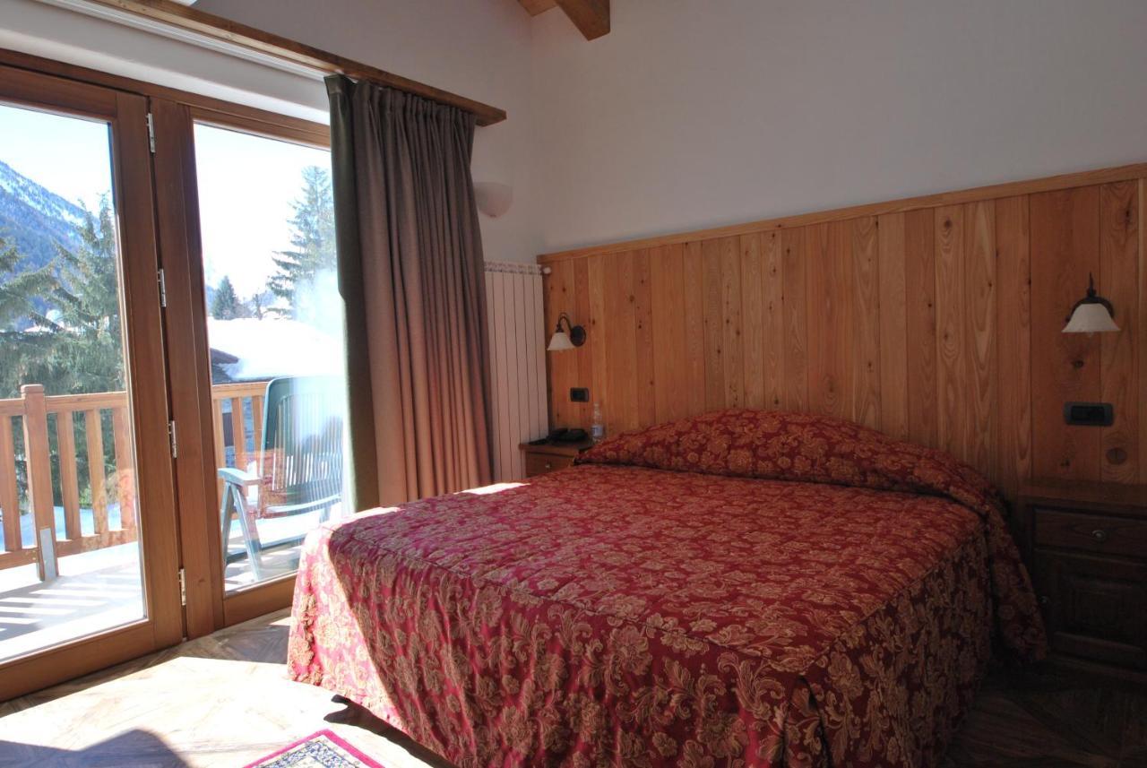 Hotel Bellevue Champoluc Esterno foto