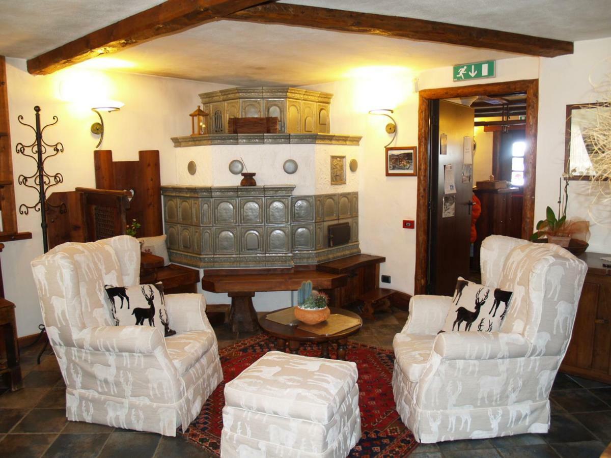 Hotel Bellevue Champoluc Esterno foto